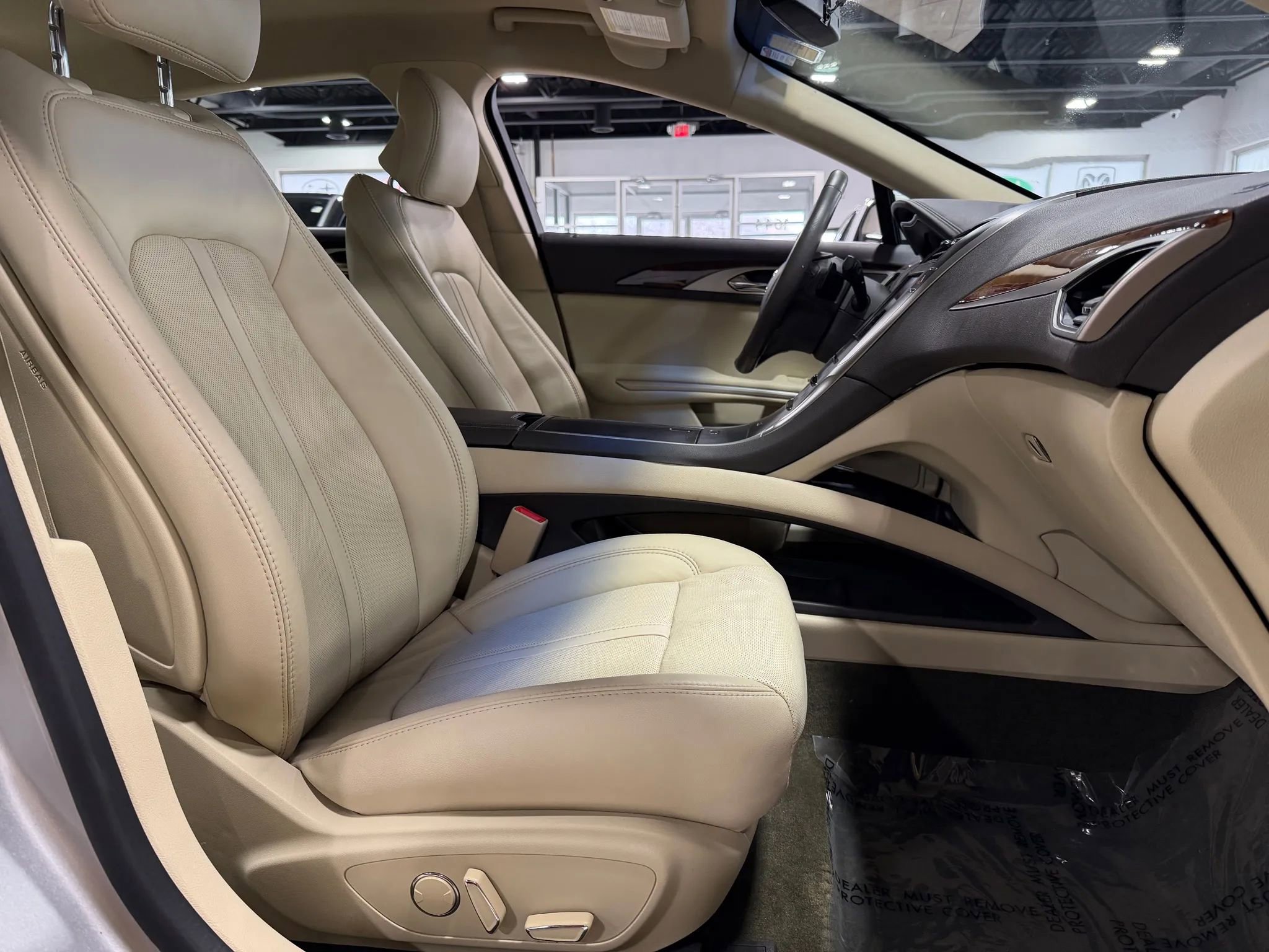 Used 2013 Lincoln MKZ image 8