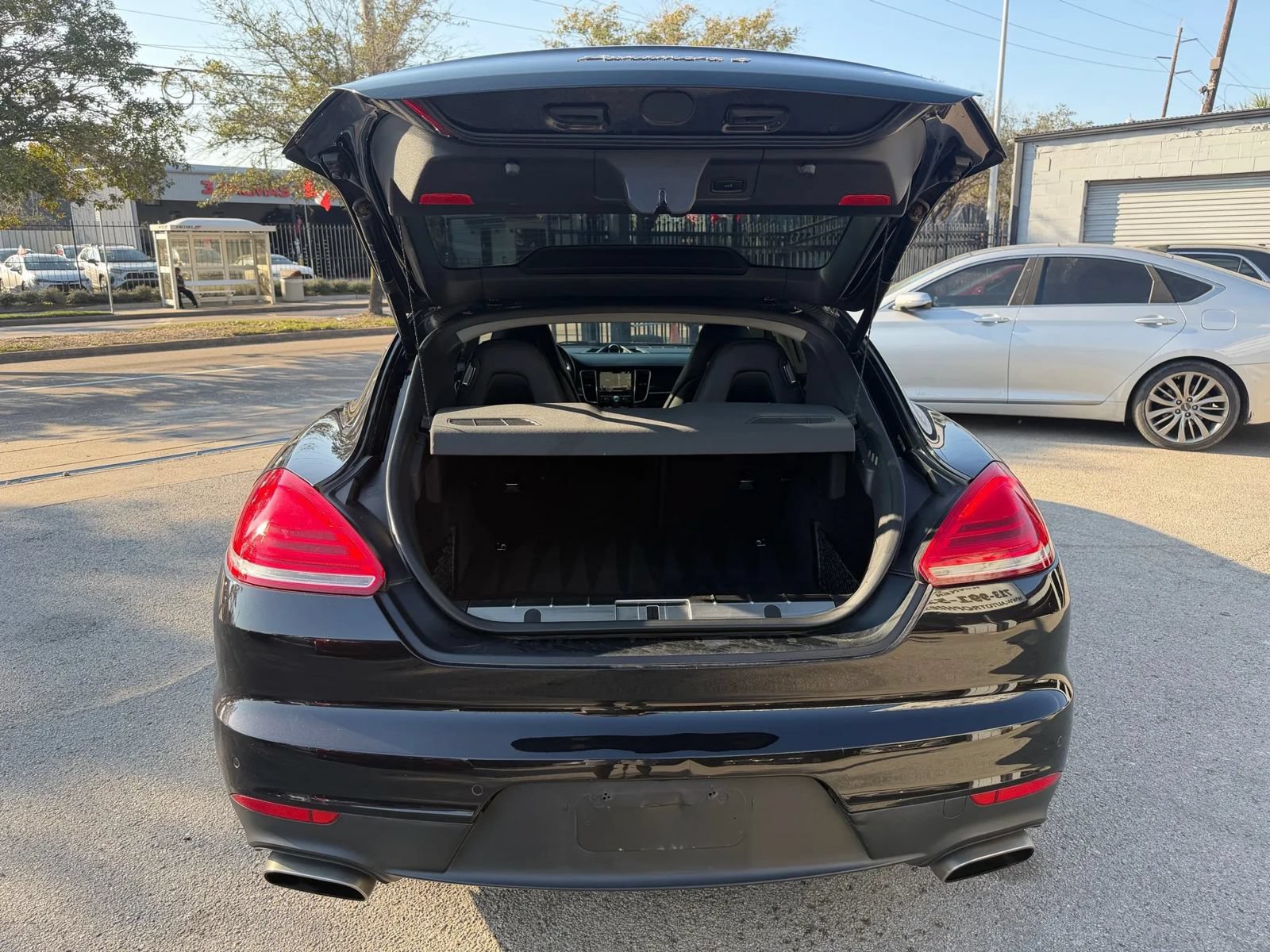 Used 2014 Porsche Panamera 4 w/ Premium Package AWD/4WD image 30