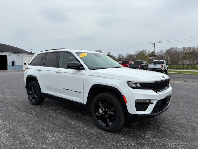 Used 2023 Jeep Grand Cherokee Limited w/ Black Appearance Package AWD/4WD image 7