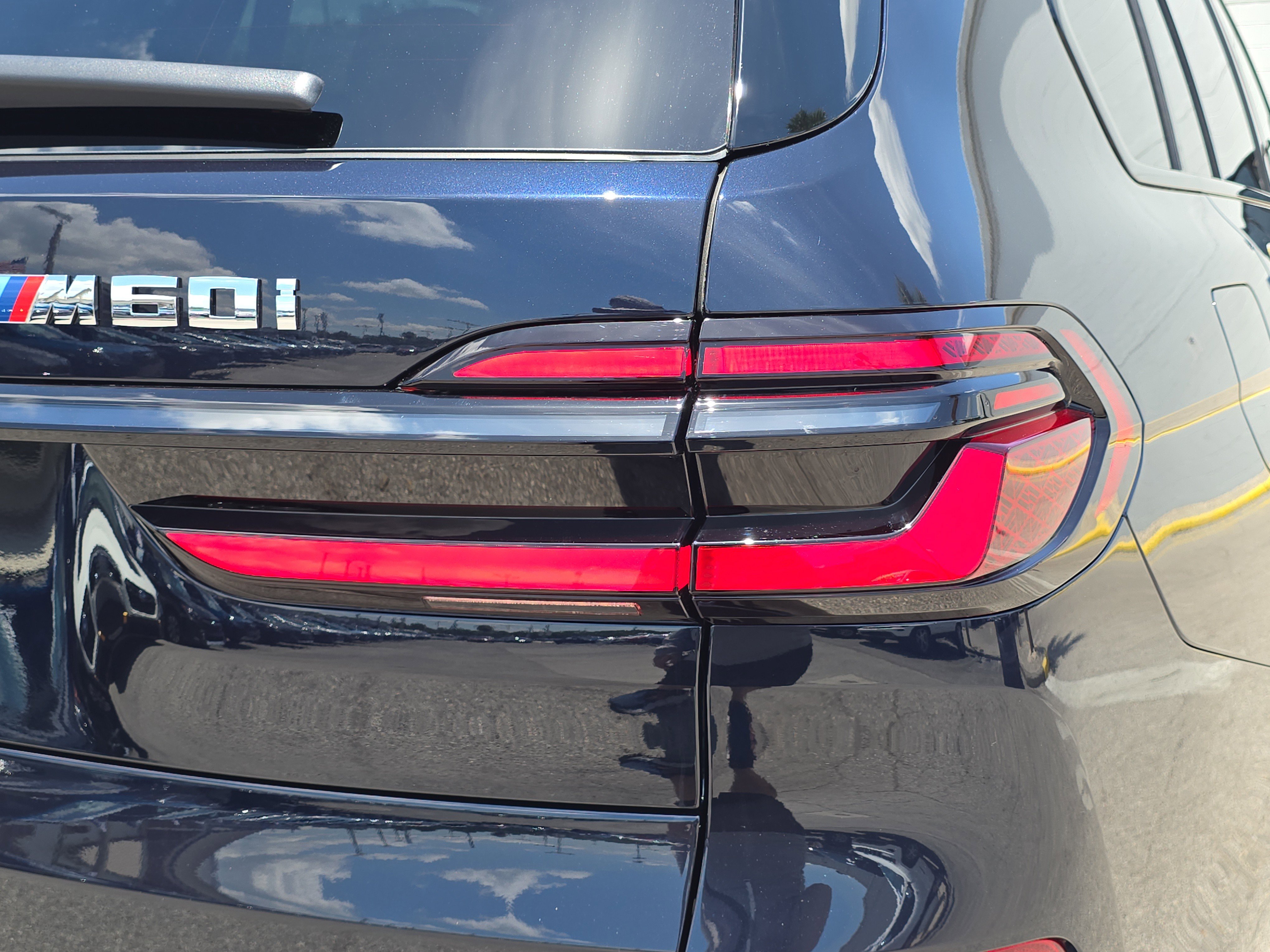 New 2026 BMW X7 M60i image 8
