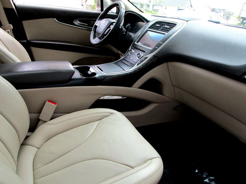Used 2020 Lincoln Nautilus Reserve AWD/4WD image 14