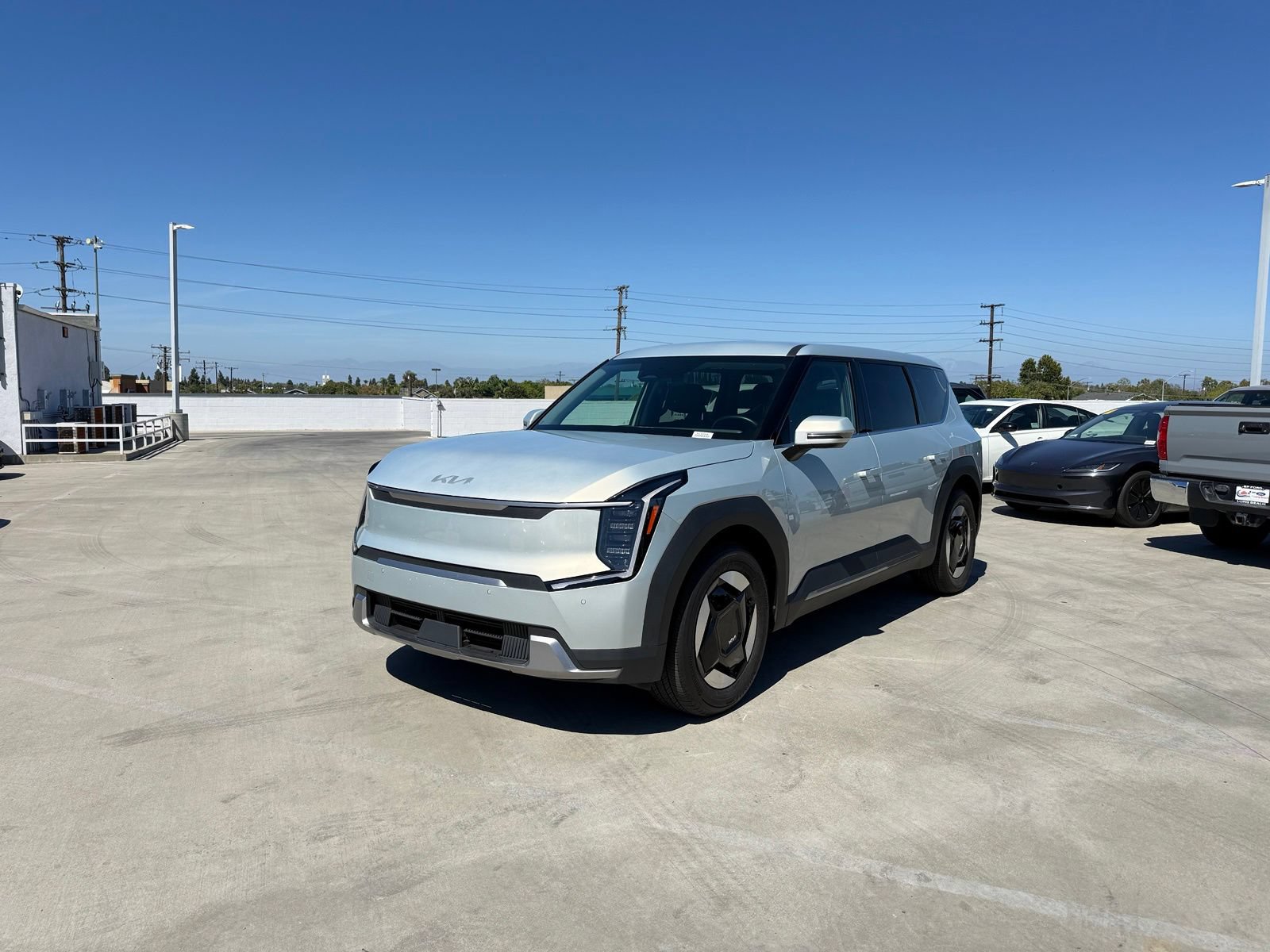 Used 2024 Kia EV9 Light RWD image 1