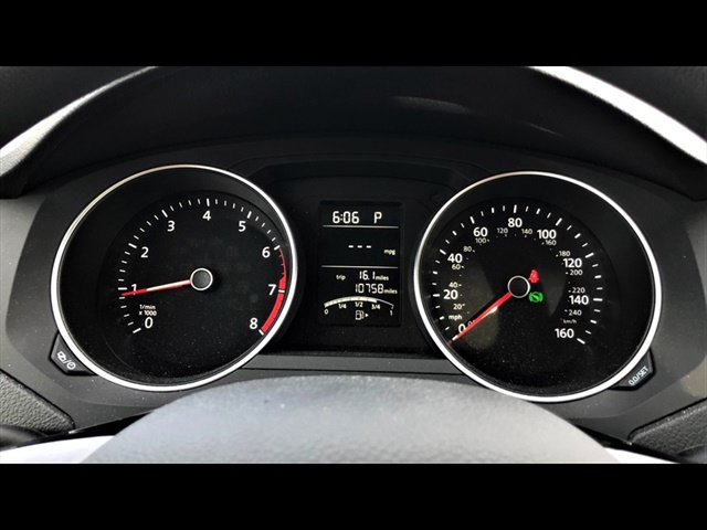 Used 2015 Volkswagen Jetta SE FWD image 9