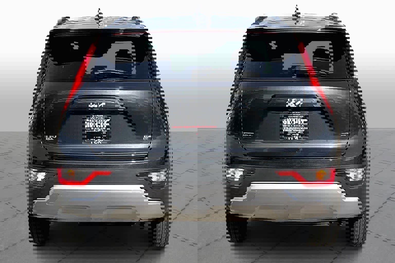 Used 2024 Kia Niro LX image 5