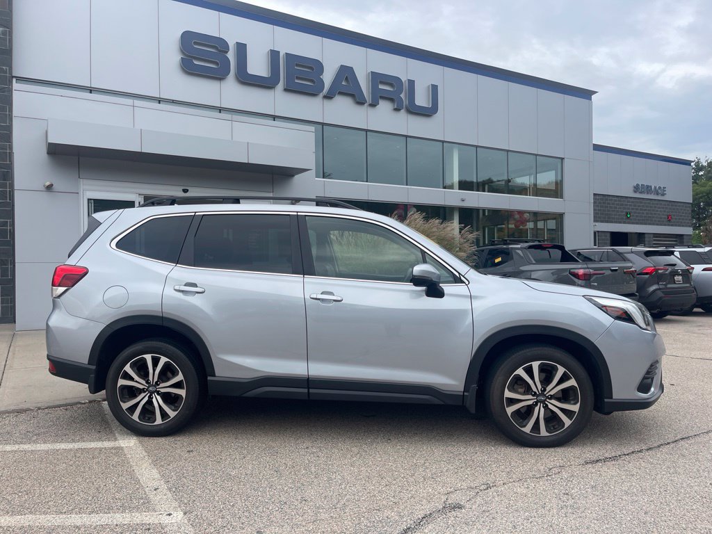 Used 2023 Subaru Forester Premium AWD/4WD image 2