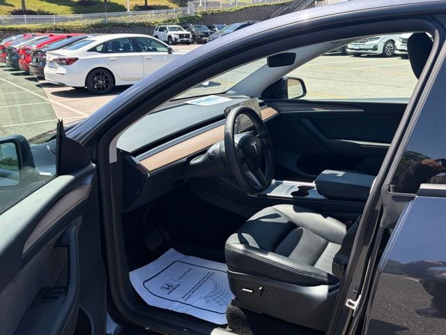 Used 2025 Tesla Model Y Long Range RWD image 14