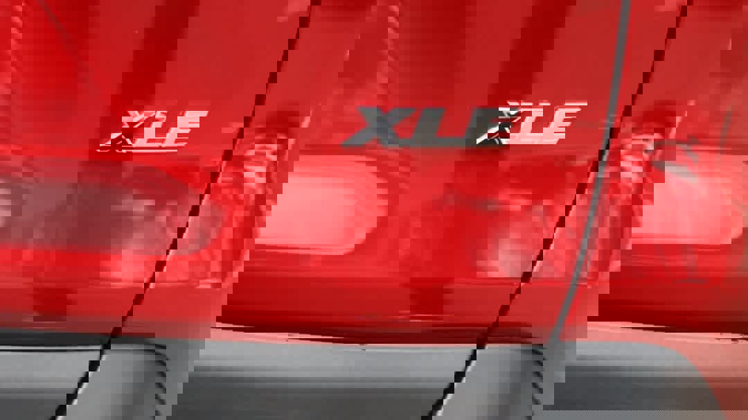 Used 2023 Toyota RAV4 XLE image 16