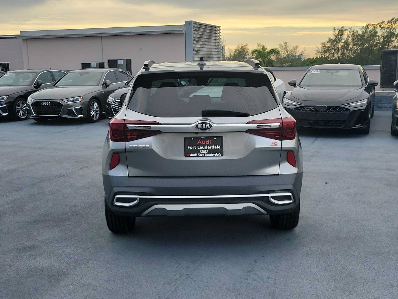 Used 2021 Kia Seltos S FWD image 5