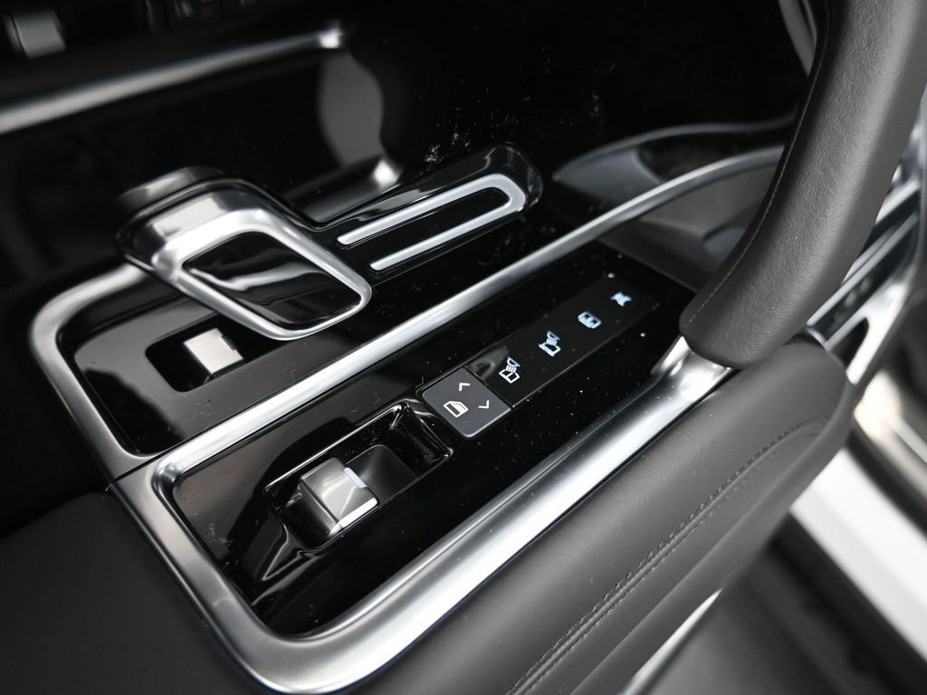 New 2025 Land Rover Range Rover SE AWD/4WD image 20