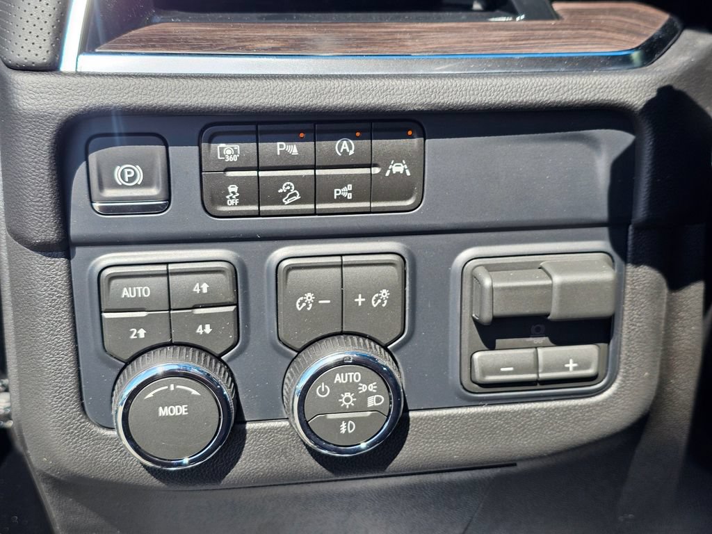 New 2026 Chevrolet Tahoe Premier w/ Sun And Tow Package AWD/4WD image 27