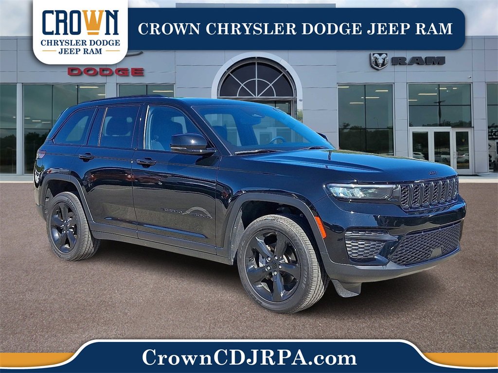 Used 2023 Jeep Grand Cherokee Altitude