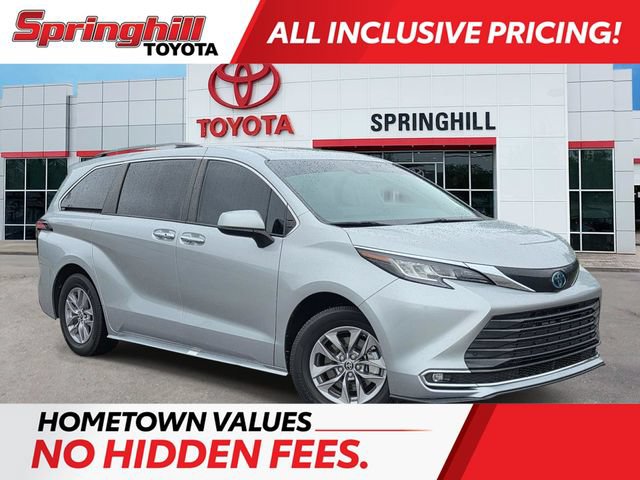 Used 2022 Toyota Sienna XLE FWD image 1
