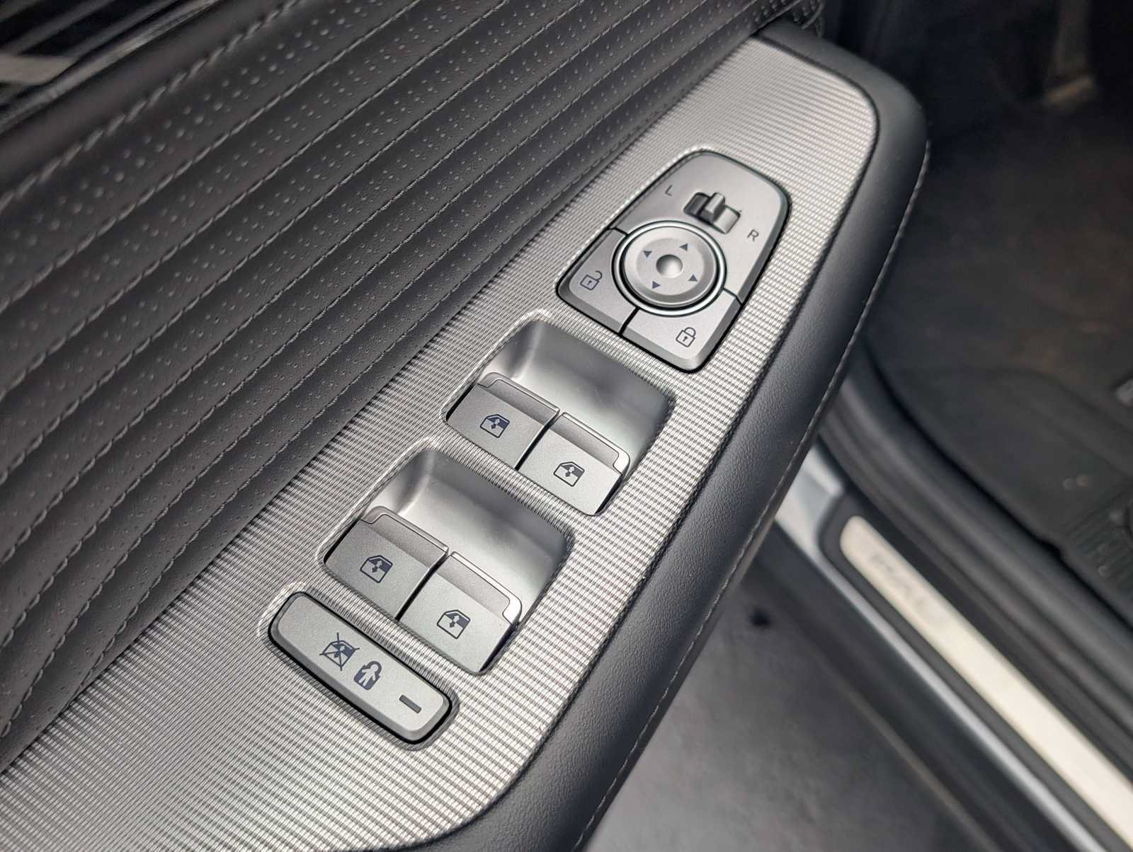 Used 2024 Hyundai Palisade Calligraphy AWD/4WD image 11