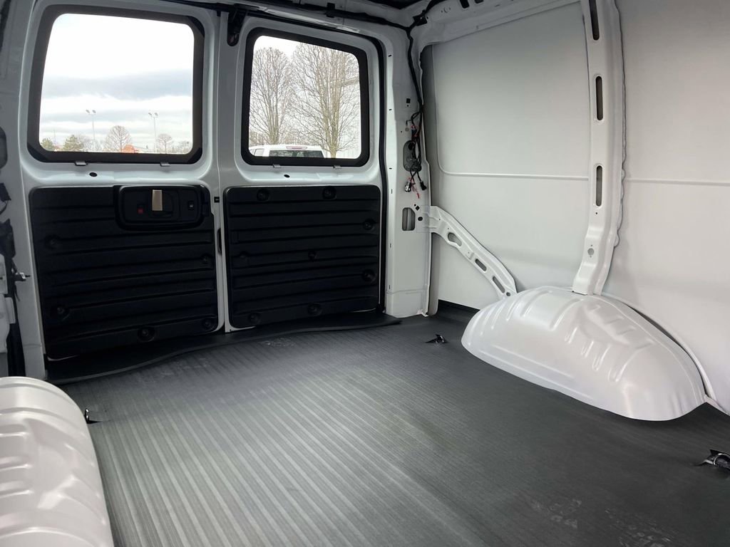New 2025 Chevrolet Express 2500 w/ Driver Convenience Package image 10