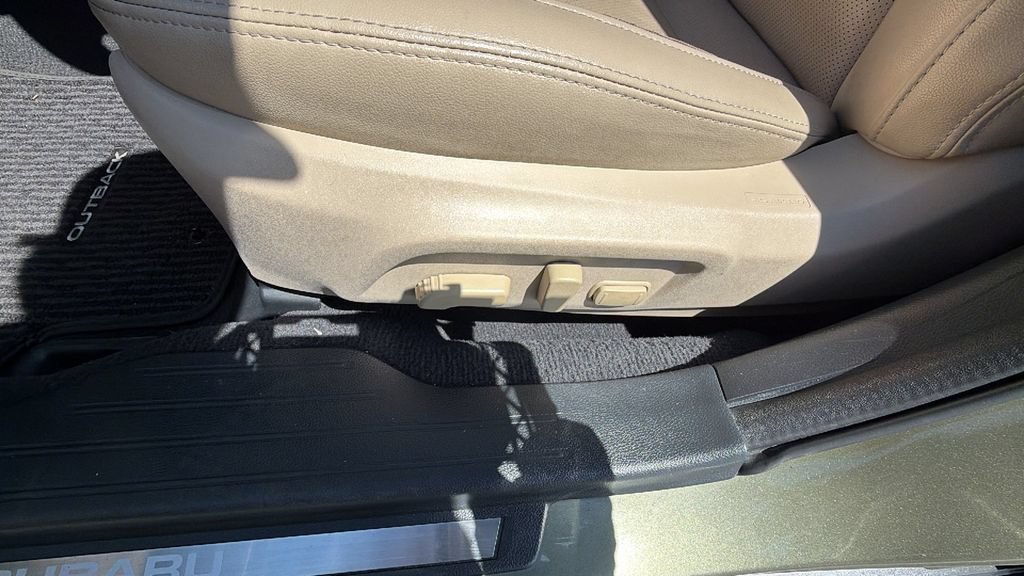 Used 2017 Subaru Outback 2.5i Limited AWD/4WD image 22