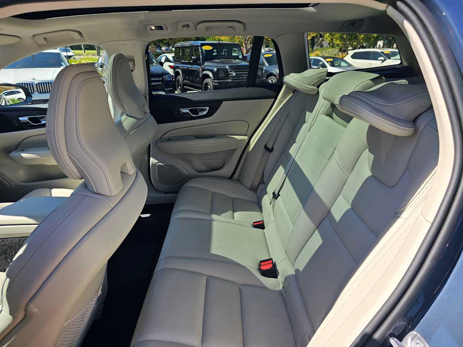 Used 2020 Volvo V60 T5 Cross Country w/ Protection Package Premier AWD/4WD image 16