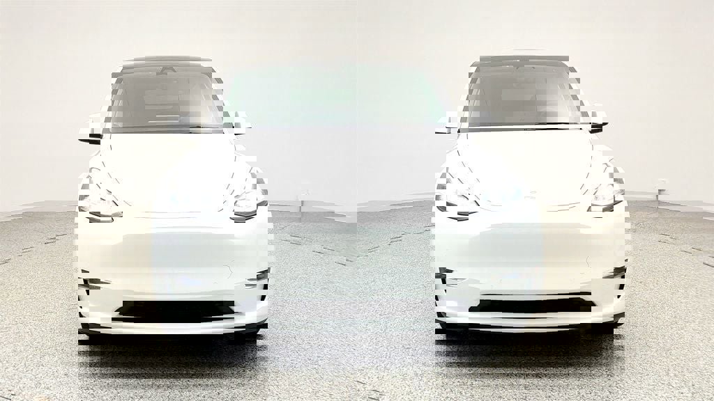 Used 2022 Tesla Model Y Long Range image 2