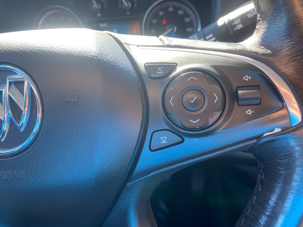 Used 2019 Buick Enclave Essence FWD image 22