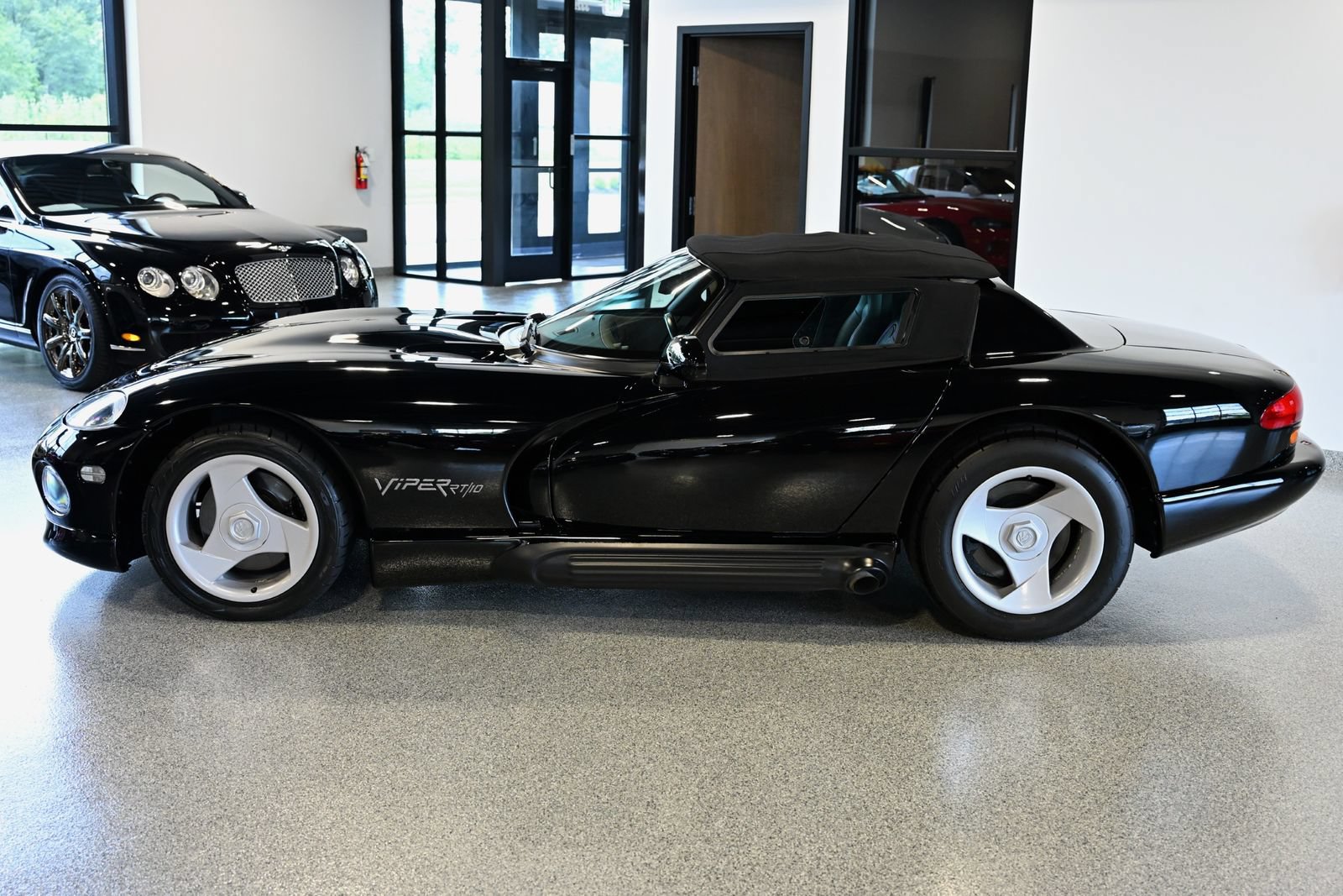 Used 1994 Dodge Viper RT/10 RWD image 10