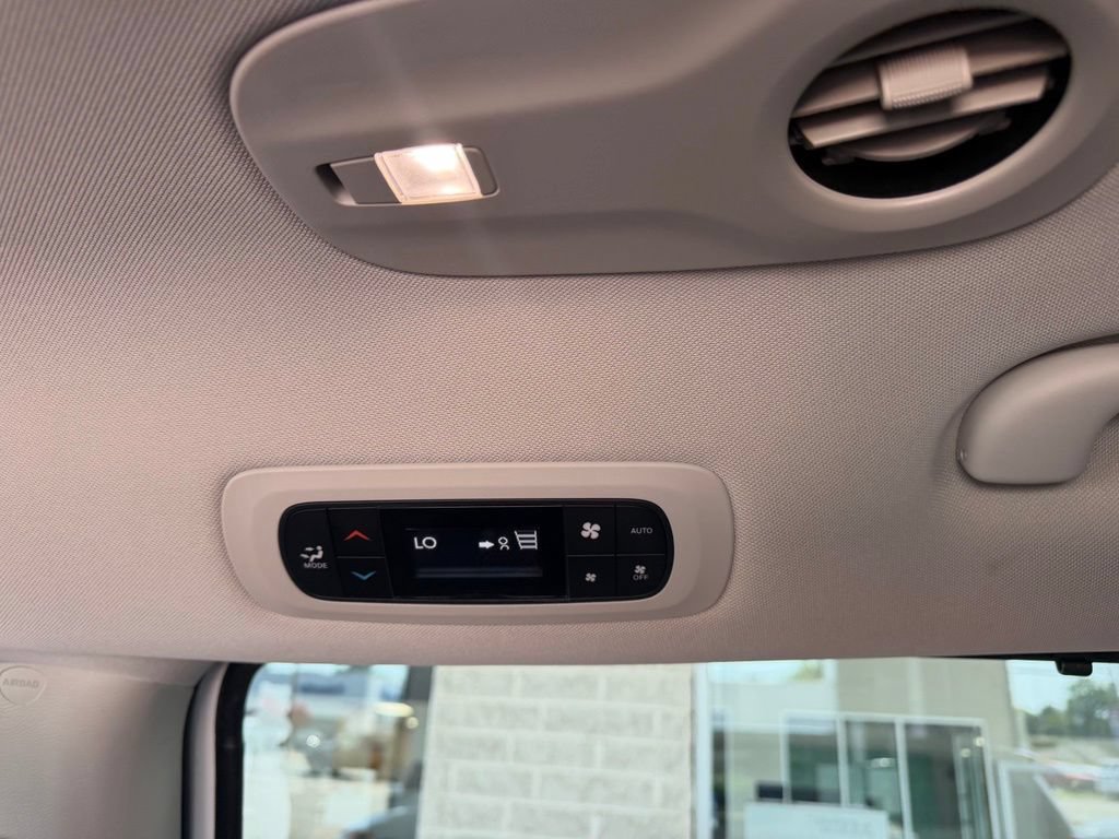 Used 2018 Chrysler Pacifica Touring Plus FWD image 20