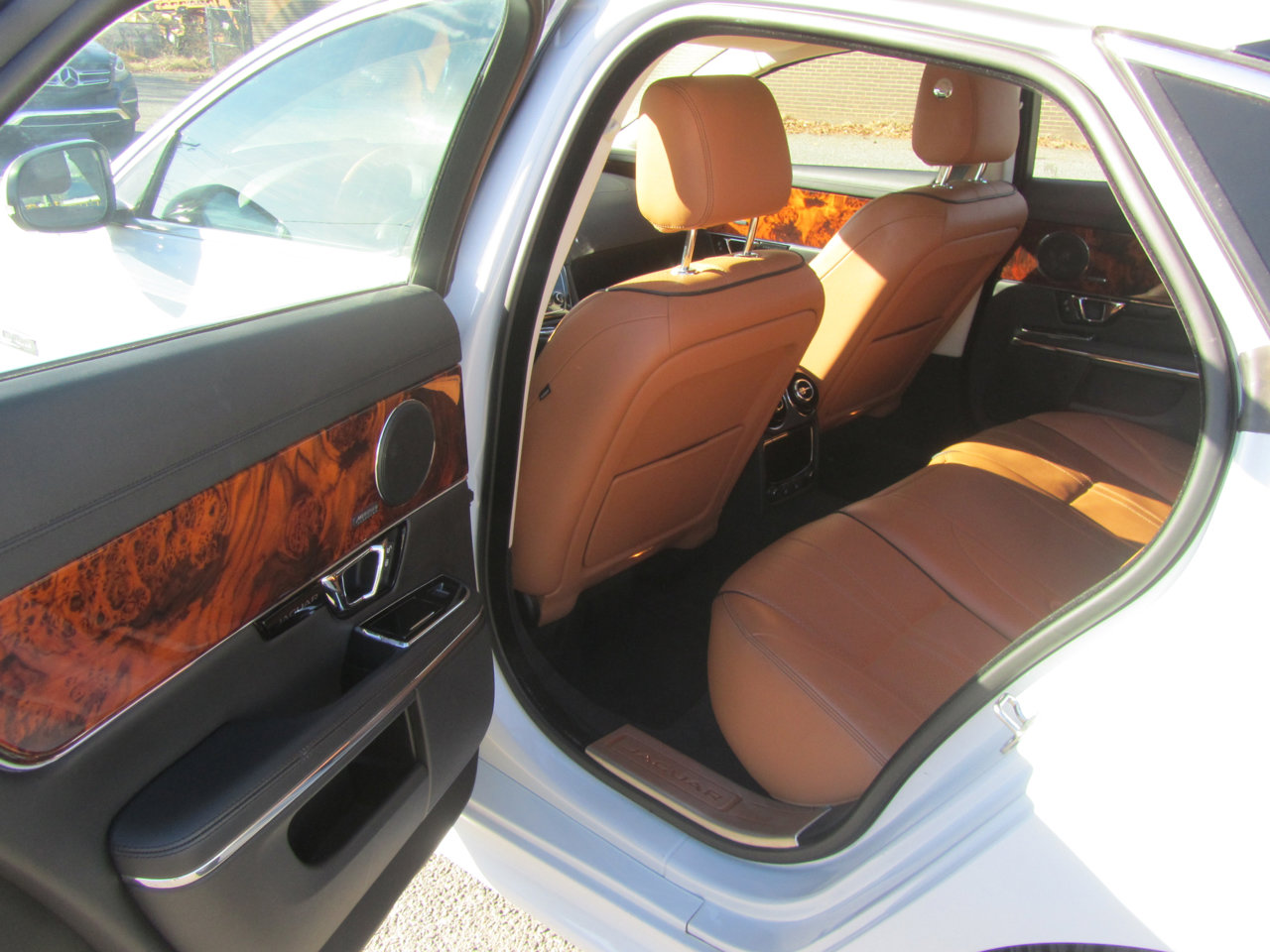 Used 2017 Jaguar XJ R-Sport image 21