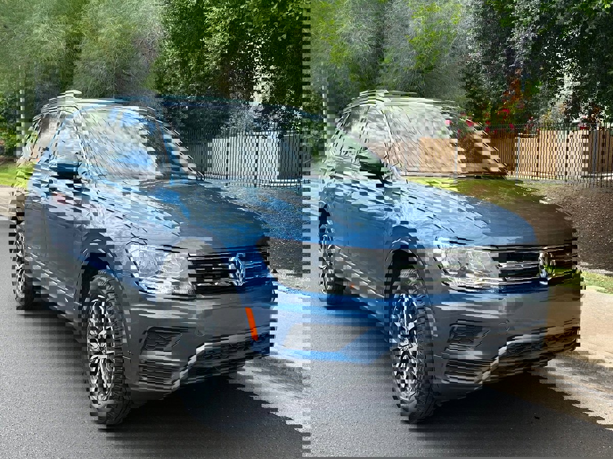 Used 2020 Volkswagen Tiguan SE image 2