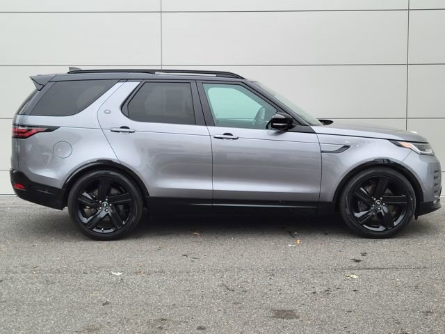 Used 2025 Land Rover Discovery Dynamic SE image 5