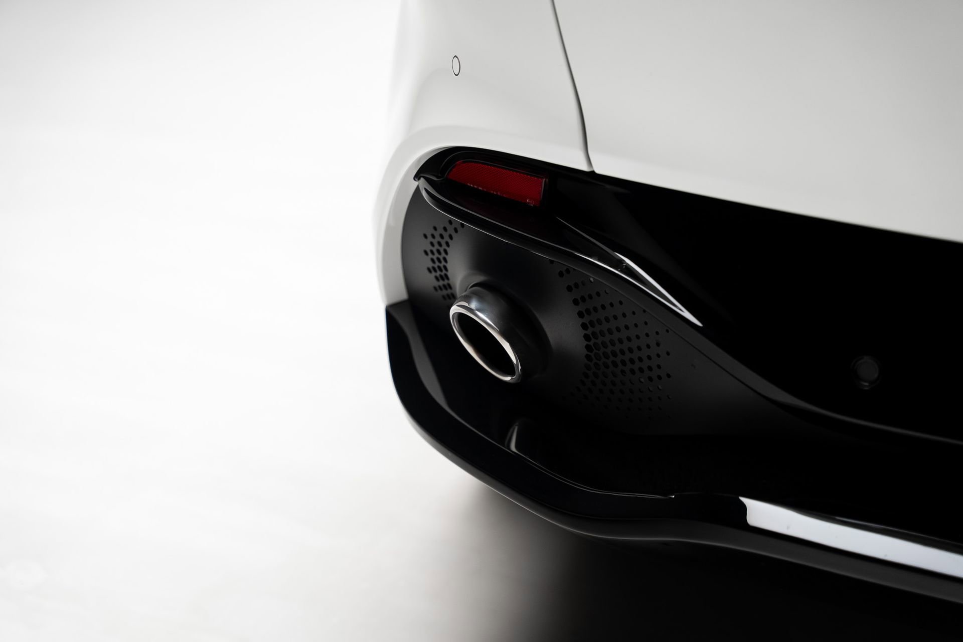 Used 2021 Aston Martin DBX AWD/4WD image 30