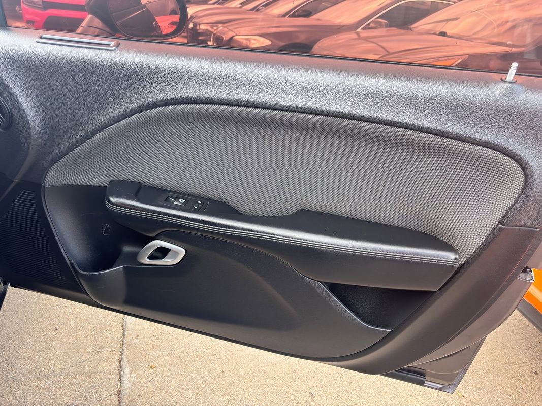 Used 2016 Dodge Challenger R/T image 34