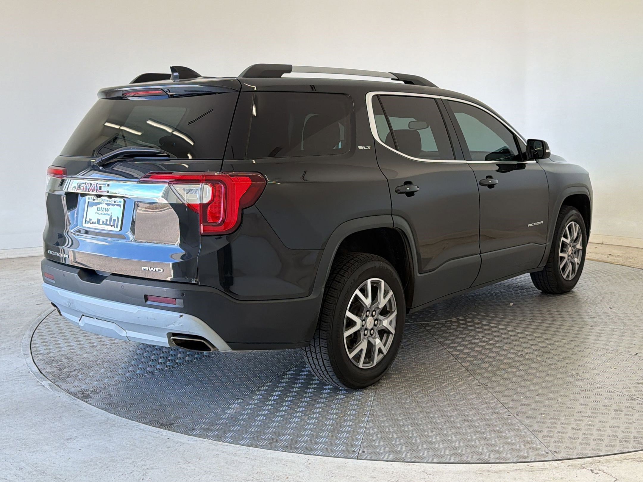 Used 2020 GMC Acadia SLT w/ Driver Alert Package II image 9