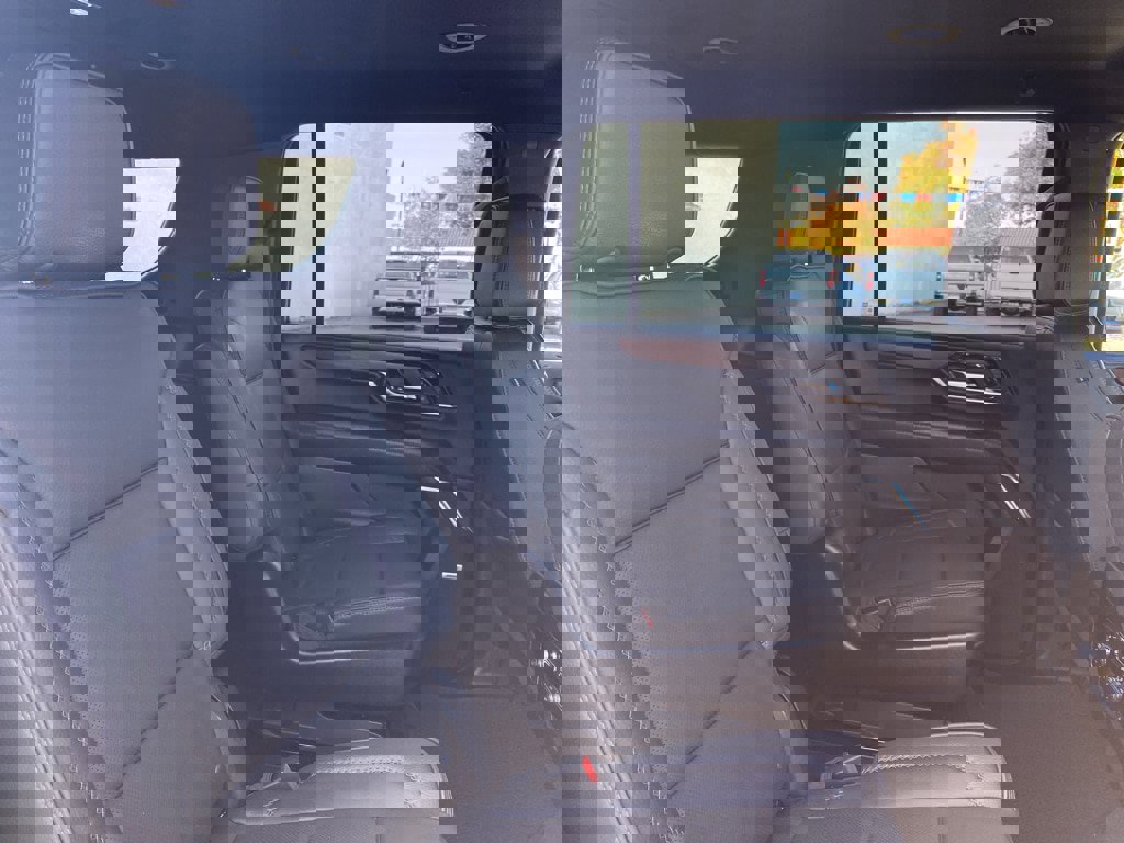 Used 2025 GMC Yukon XL Denali image 19