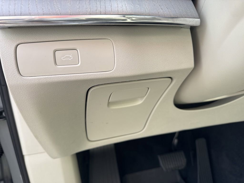 Used 2024 Volvo XC90 B5 Plus image 21