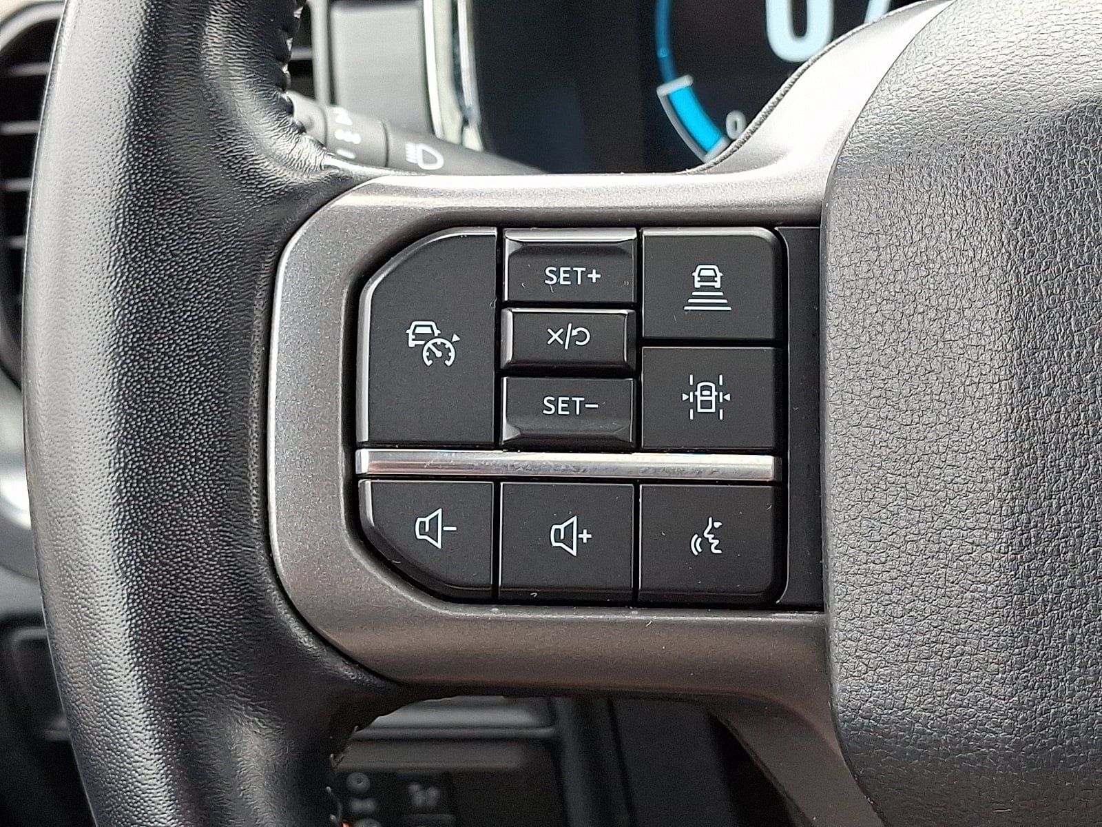 Used 2022 Ford F150 Lariat w/ Equipment Group 502A High AWD/4WD image 22