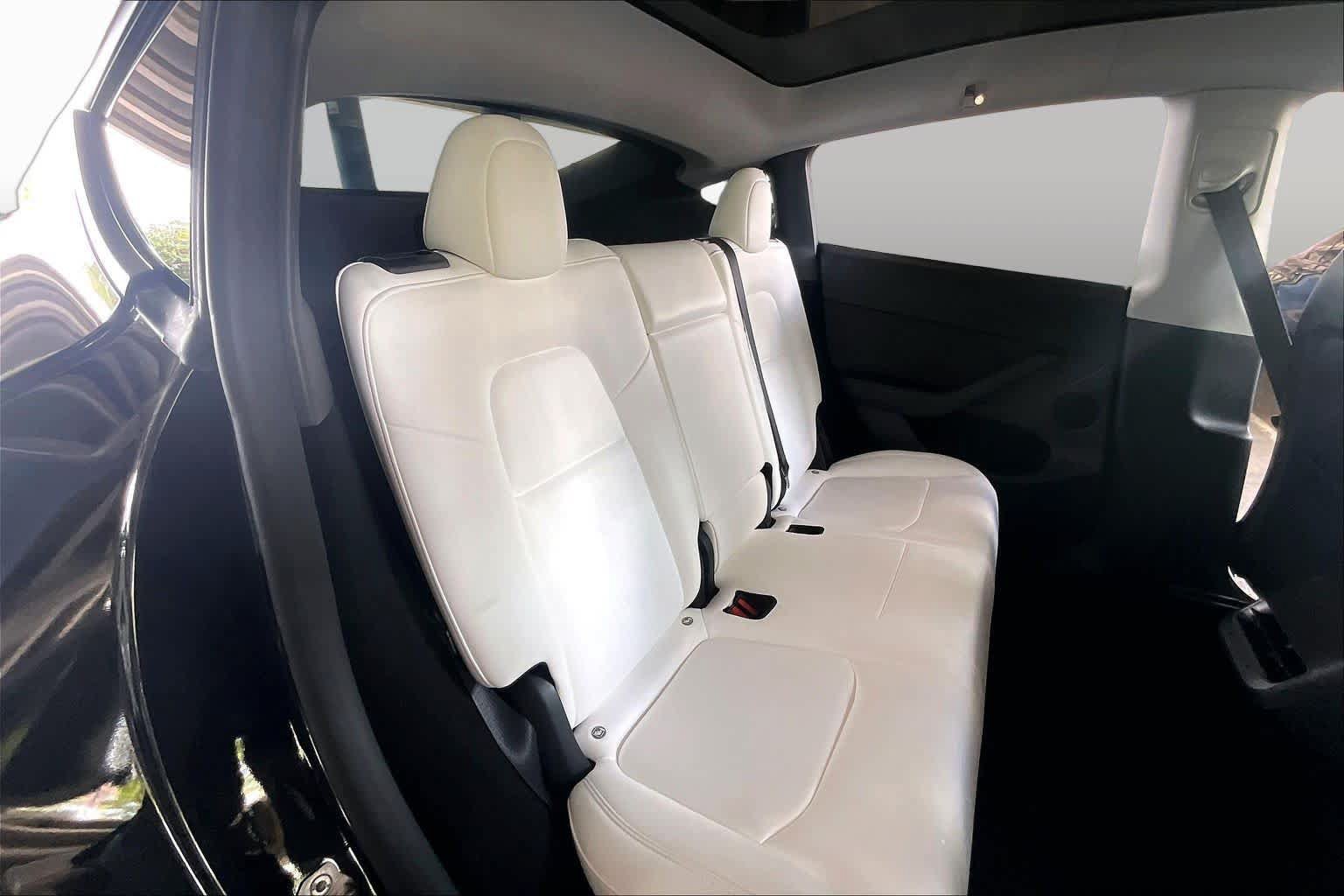Used 2023 Tesla Model Y AWD image 18