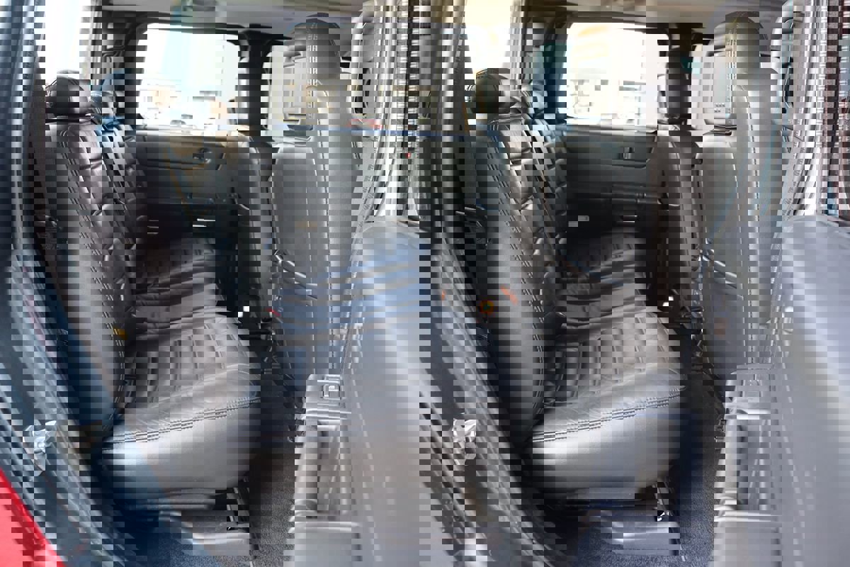 Used 2005 HUMMER H2 SUT w/ Preferred Equipment Group image 44