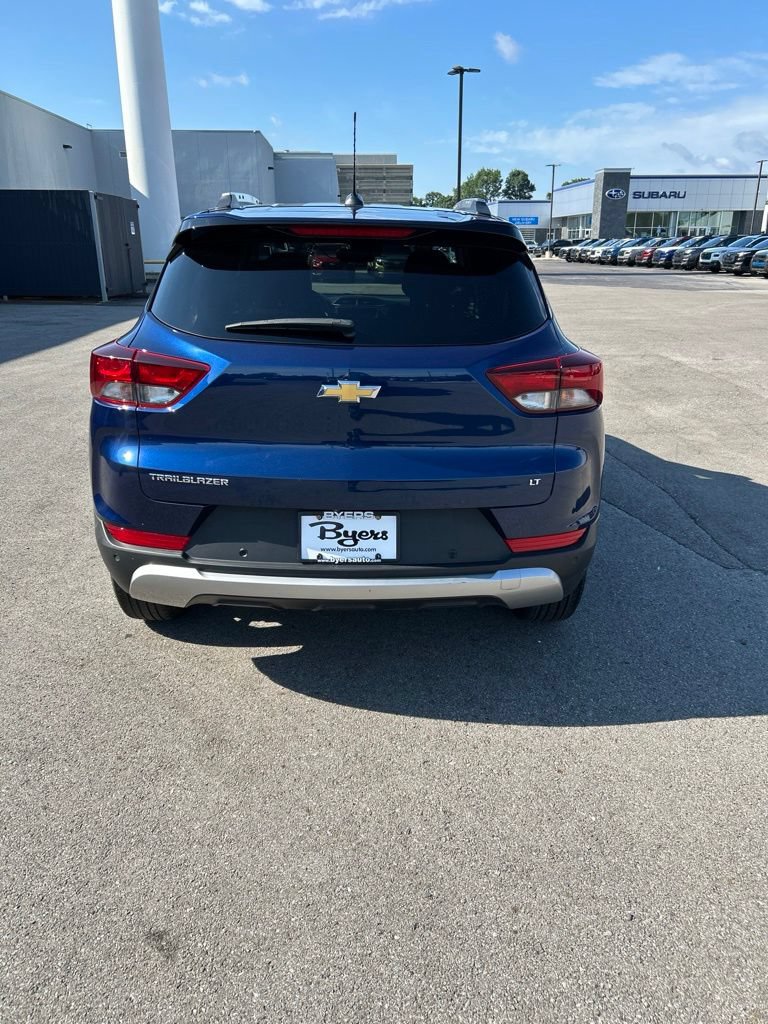 Used 2022 Chevrolet TrailBlazer LT w/ Convenience Package FWD image 4