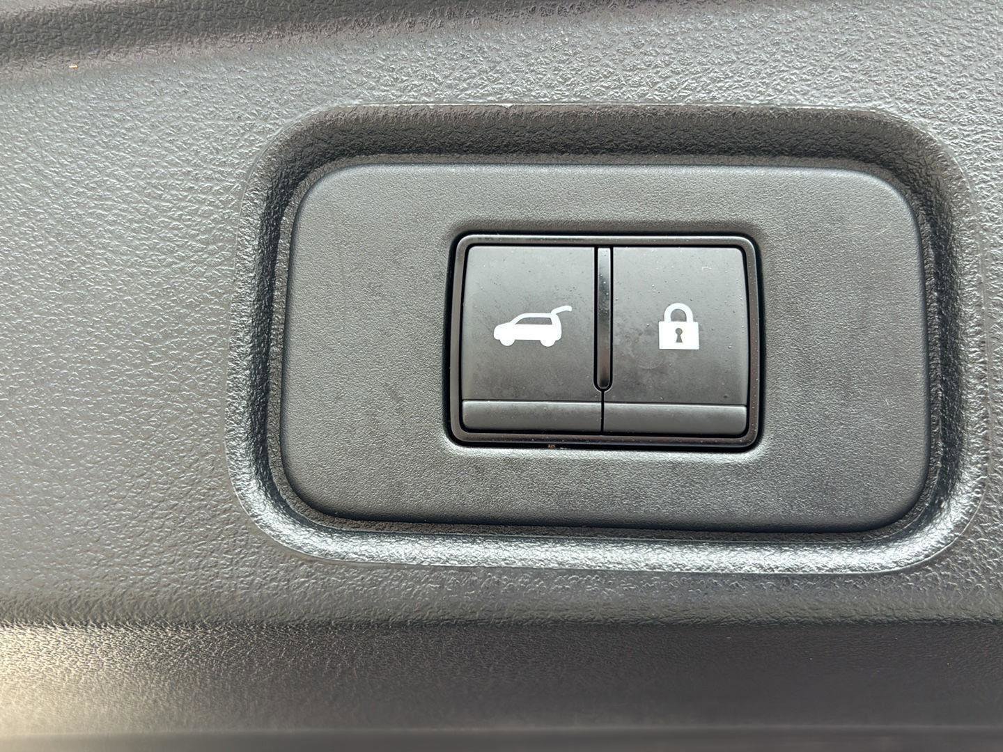 Used 2024 Nissan Pathfinder SL image 19