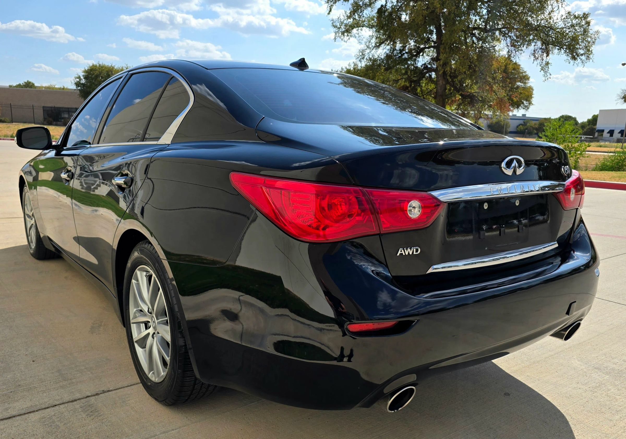 Used 2015 INFINITI Q50 Premium w/ Navigation Package AWD/4WD image 6