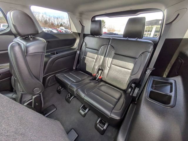 Used 2023 GMC Acadia SLT w/ Elevation Edition image 30