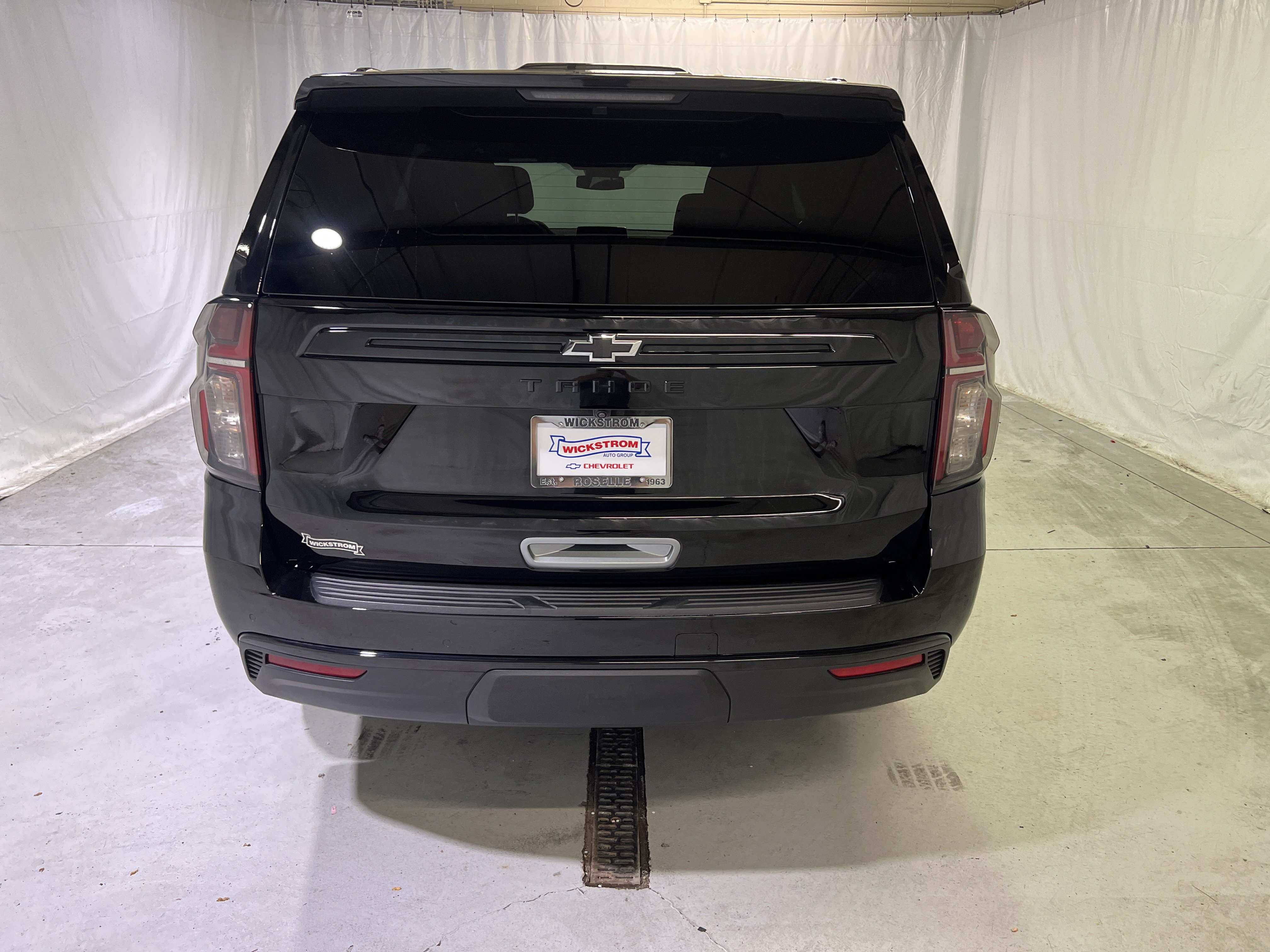 Certified 2023 Chevrolet Tahoe Z71 w/ Luxury Package AWD/4WD image 9