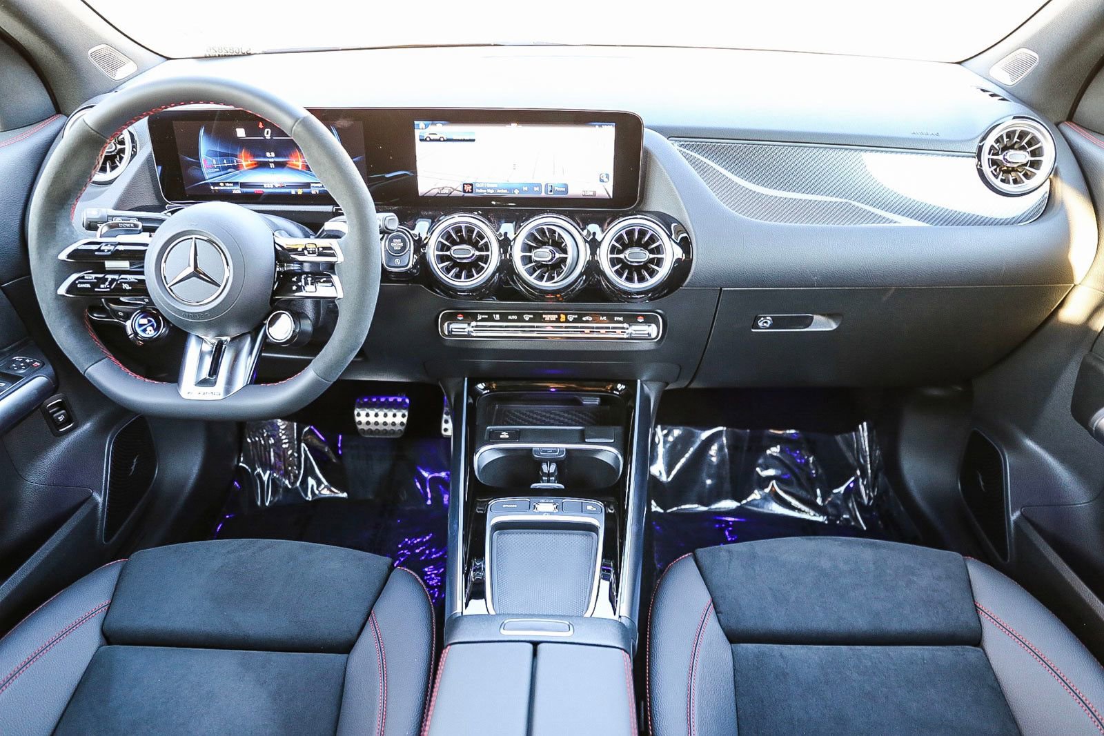 New 2025 Mercedes-Benz GLA 35 AMG 4MATIC image 13