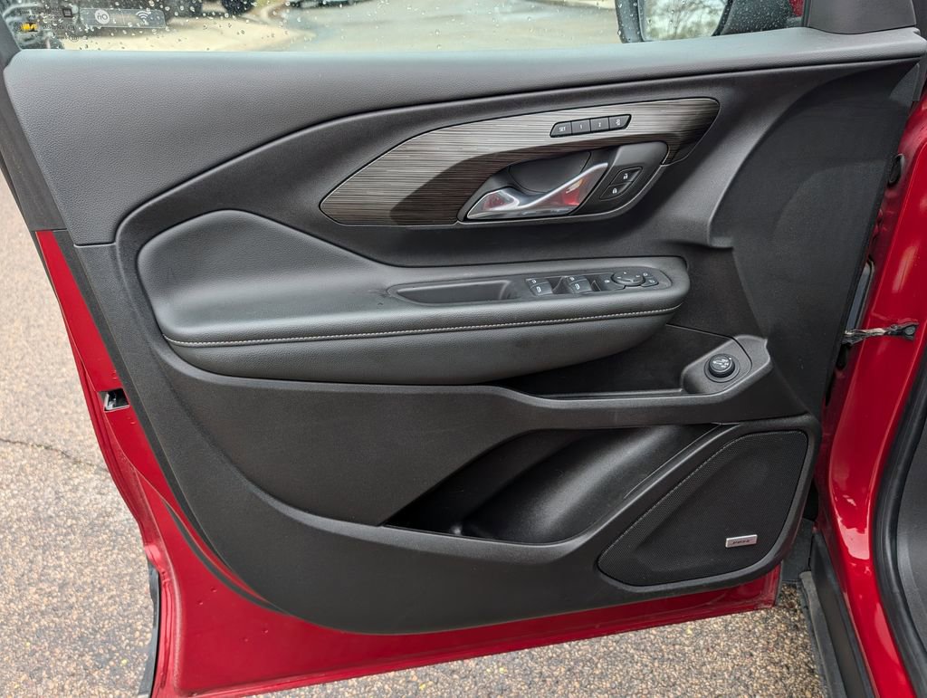 Used 2024 GMC Terrain SLT w/ Infotainment Package II AWD/4WD image 32