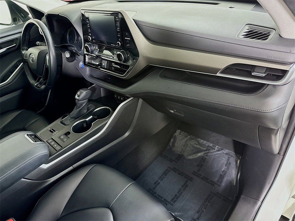 Certified 2020 Toyota Highlander XLE image 33
