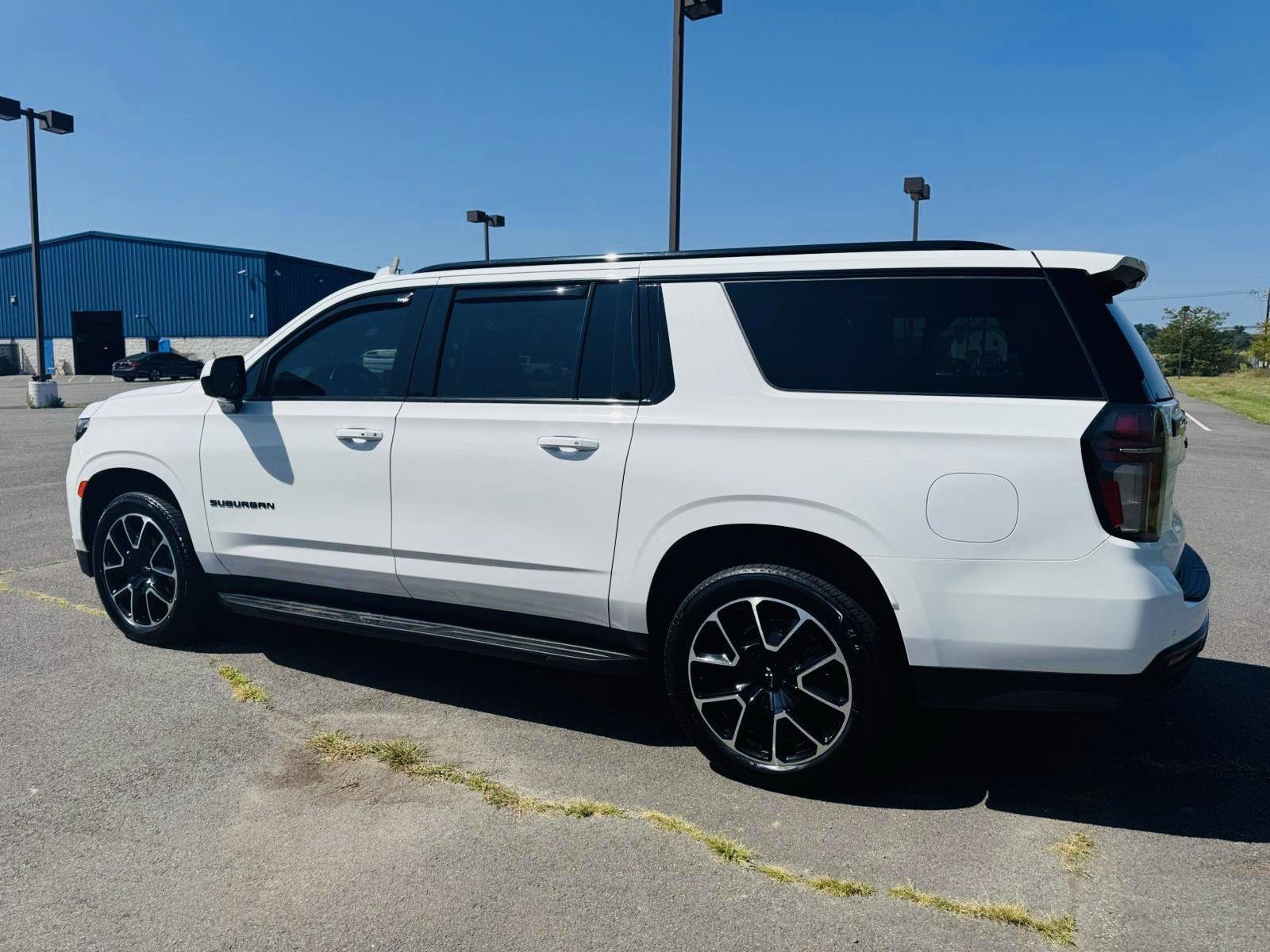 Used 2023 Chevrolet Suburban RST image 5