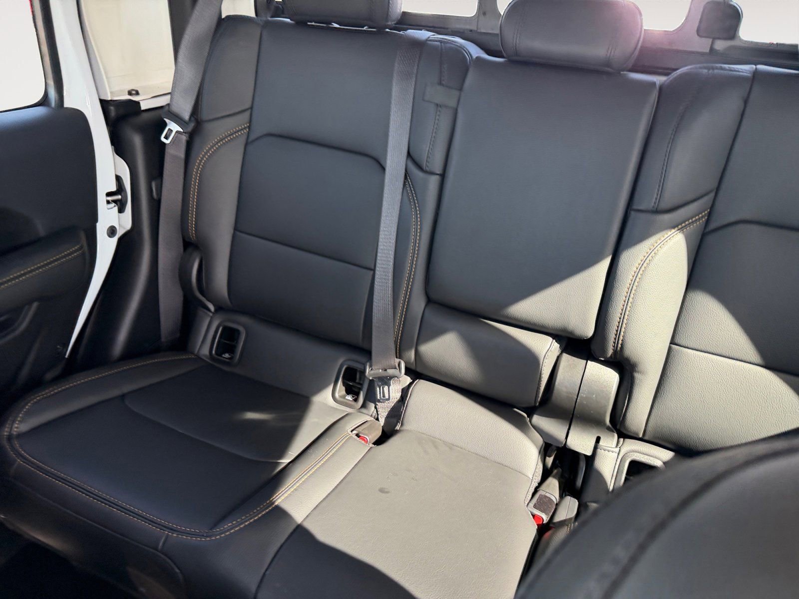 Used 2025 Jeep Gladiator High Tide image 13