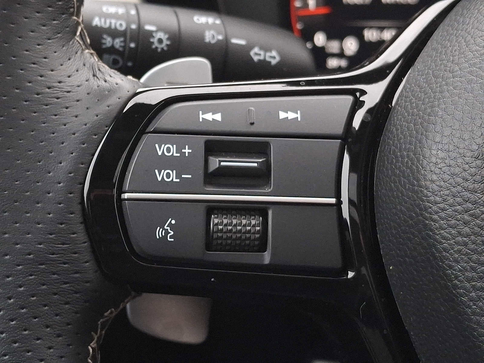 Used 2025 Acura ADX A-Spec image 15