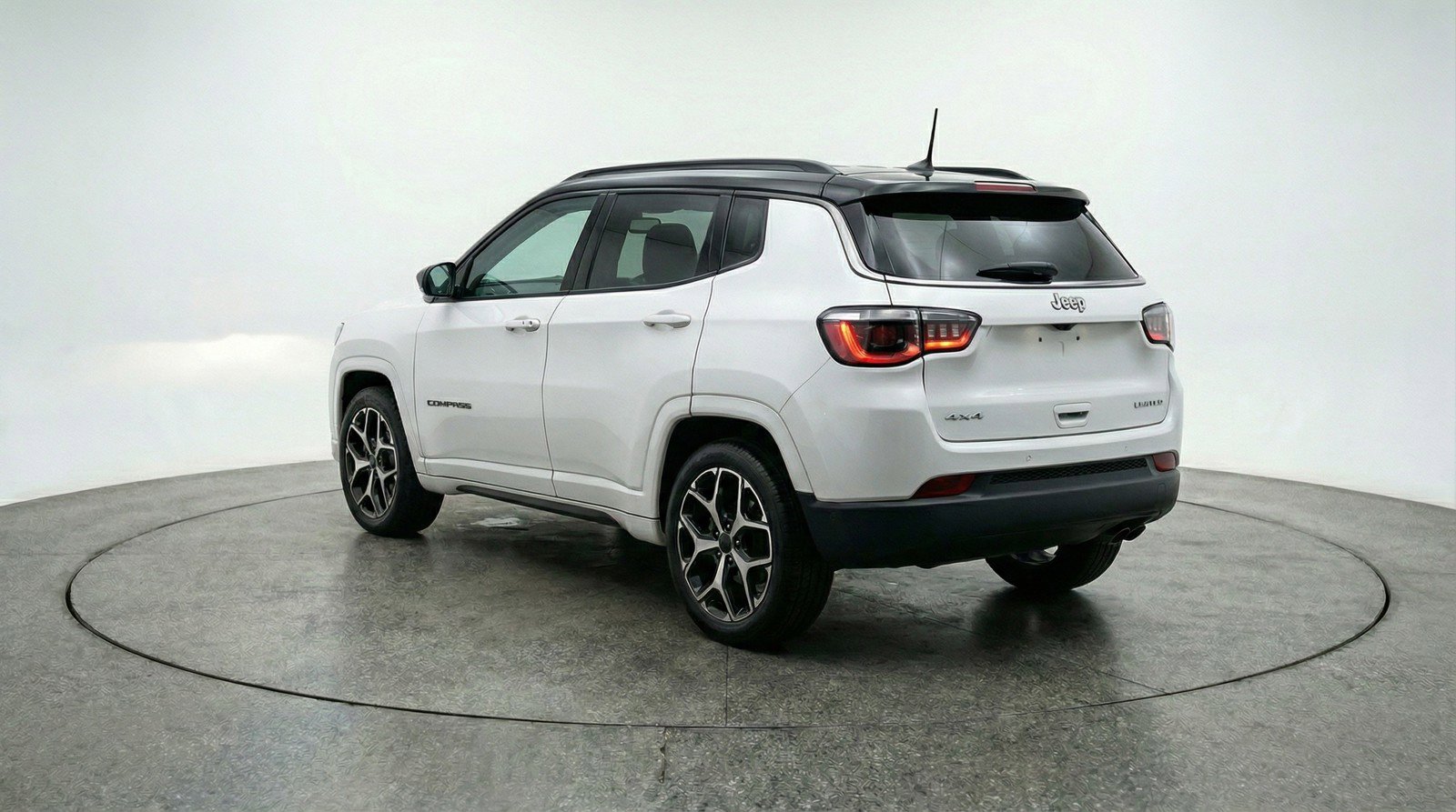 Used 2025 Jeep Compass Limited image 6