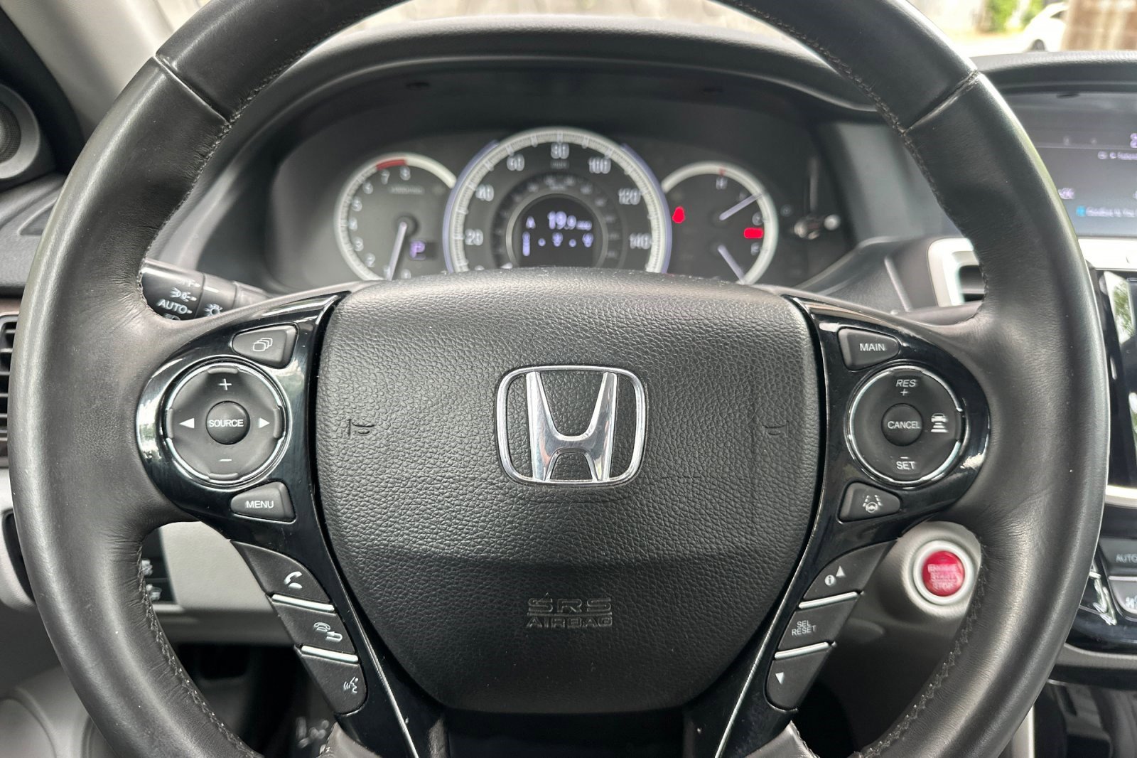 Used 2017 Honda Accord Touring image 18