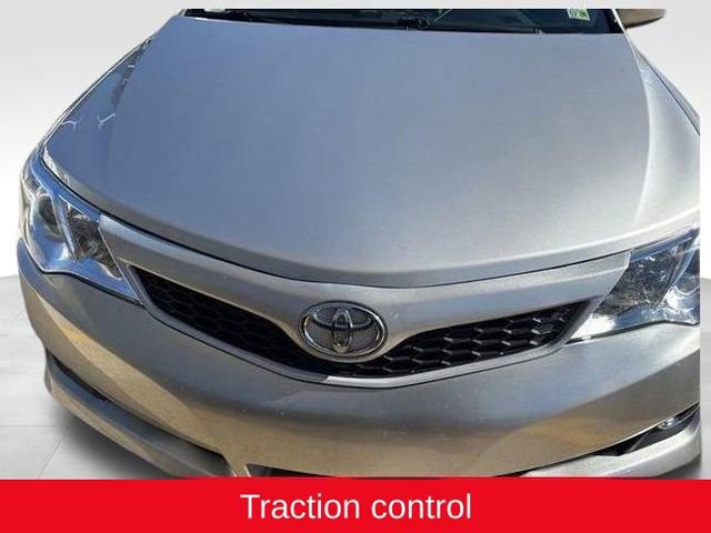 Used 2013 Toyota Camry SE image 2