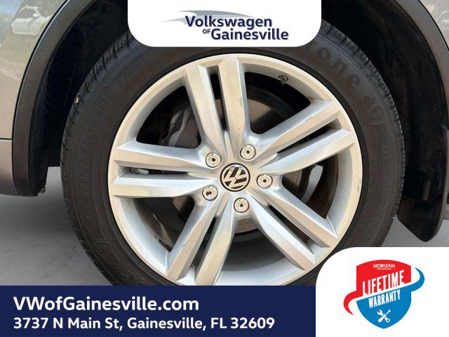 Used 2014 Volkswagen Touareg Executive AWD/4WD image 11